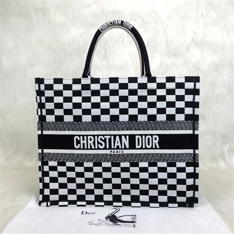 christian dior çanta.